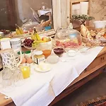 Le Des Flaneurs Bed & Breakfast 3*